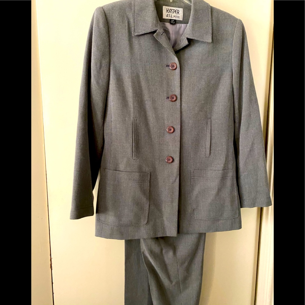 Pant suit